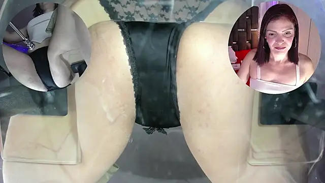 Snapshot of KatteMoss chatting on 20, 11, 2025 KatteMoss online show from 20, 11, 2025