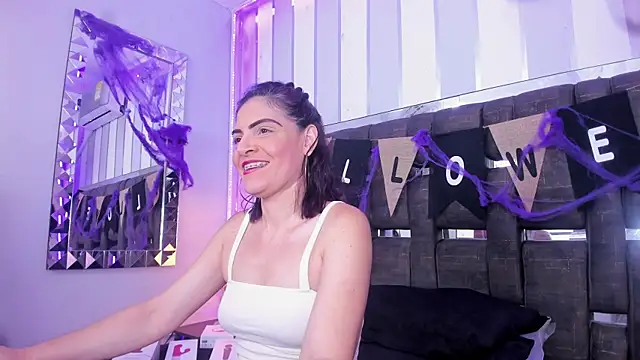 Snapshot of KatteMoss chatting on 24, 10, 2025 KatteMoss online show from 24, 10, 2025