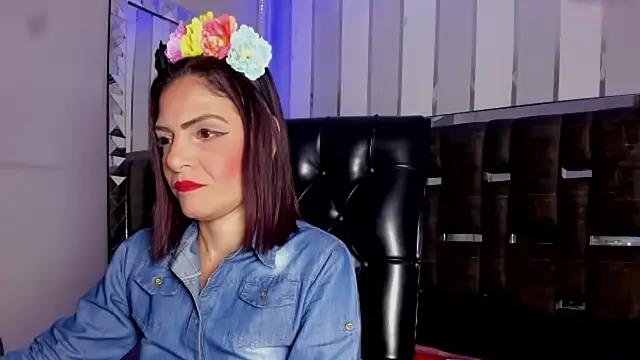 Snapshot of KatteMoss chatting on 18, 10, 2025 KatteMoss online show from 18, 10, 2025