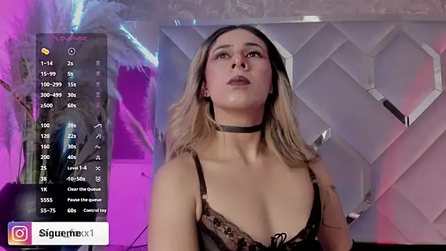 Snapshot of Sara_Foxx1 chatting on 15, 11, 2025 Sara Foxx1 online show from 15, 11, 2025