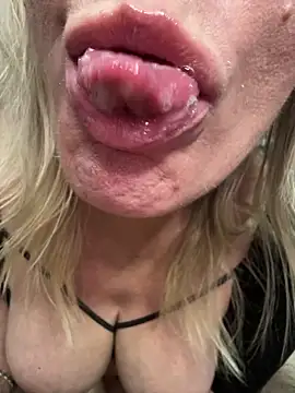 EsterHotMilf online show from 10, 2, 2026