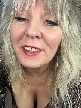 EsterHotMilf online show from 3, 3, 2026