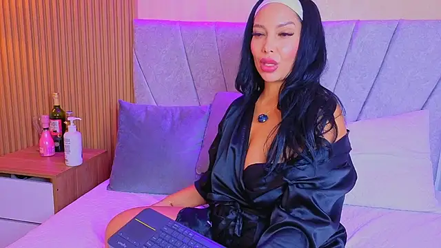 Dakota diaz  online show from 21, 4, 2026