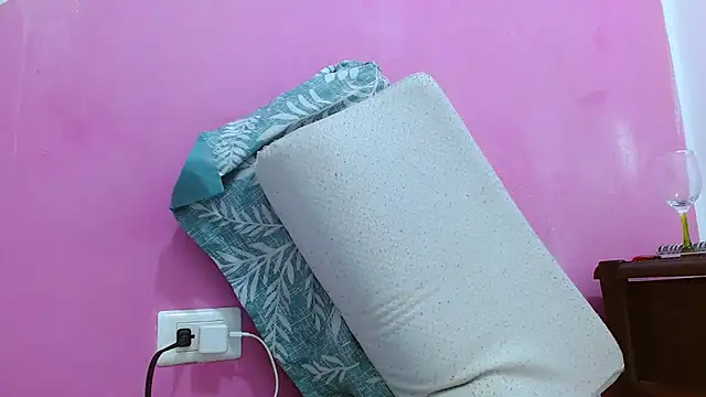 tomboyblue online show from 17, 9, 2025