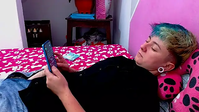 tomboyblue online show from 20, 10, 2025