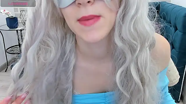 Snapshot of VanillaKelly chatting on 13, 11, 2025 VanillaKelly online show from 13, 11, 2025