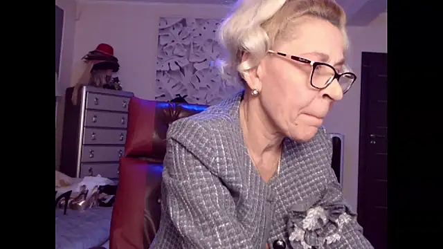 HornyMilf 555 online show from 6, 10, 2025