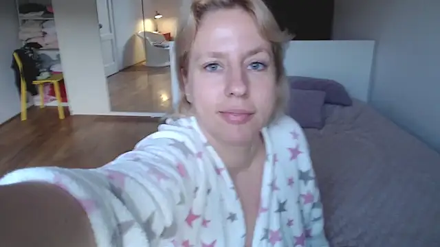 MariaValentine online show from 25, 10, 2025