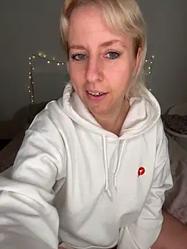 MariaValentine online show from 16, 12, 2025