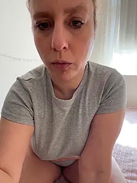 Snapshot of MariaValentine chatting on 27, 2, 2026 MariaValentine online show from 27, 2, 2026