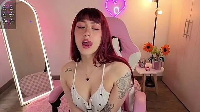 Snapshot of violet_ch chatting on 8, 6, 2026 violet ch online show from 8, 6, 2026