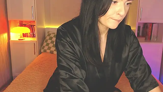 Leaaaaaaaaa online show from 4, 11, 2025