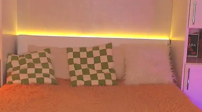 Leaaaaaaaaa online show from 13, 2, 2025