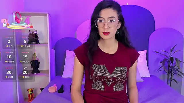 SophieGomez22 online show from 18, 9, 2025