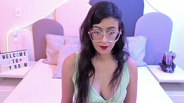 SophieGomez22 online show from 17, 3, 2025