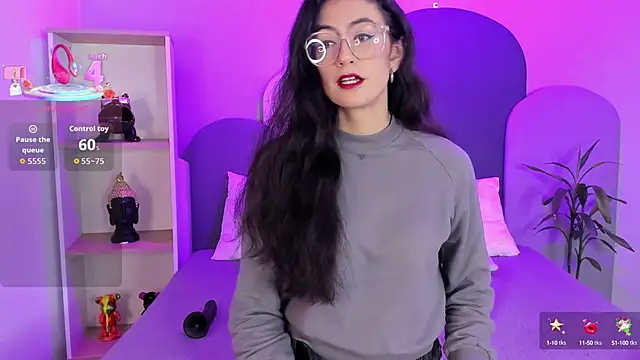 SophieGomez22 online show from 19, 9, 2025