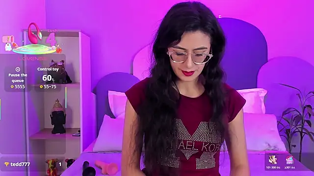 SophieGomez22 online show from 28, 11, 2025