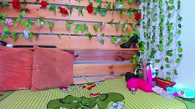 daniela casallas  online show from 21, 9, 2025