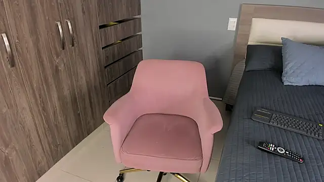 rebeca cortez  online show from 13, 9, 2025