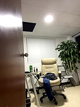 DanielGomez9 online show from 30, 10, 2025