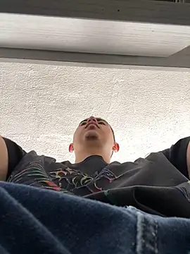 DanielGomez9 online show from 3, 2, 2025