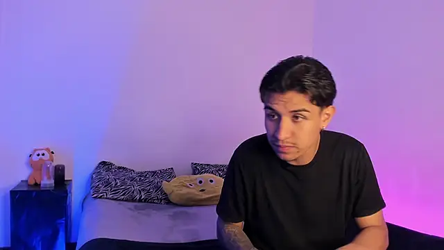 BradLovEmma  online show from 13, 1, 2025