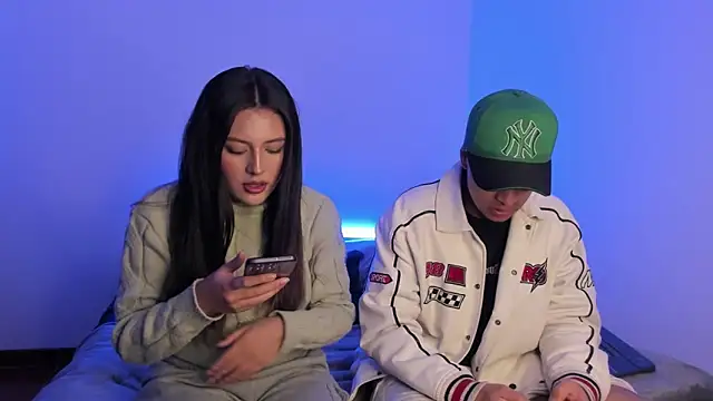 BradLovEmma  online show from 10, 2, 2025