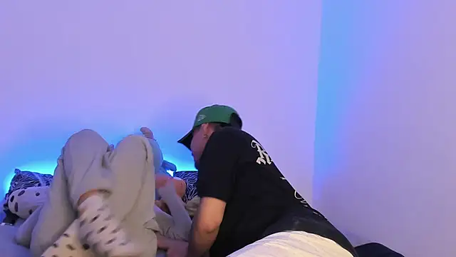 BradLovEmma  online show from 28, 2, 2025