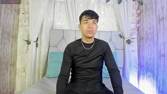 BradLovEmma  online show from 12, 11, 2025