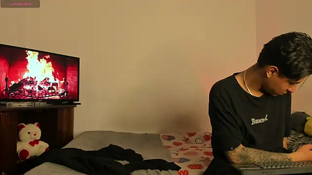 BradLovEmma  online show from 27, 9, 2025