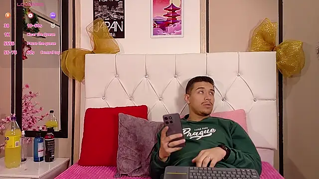 BradLovEmma  online show from 3, 12, 2025