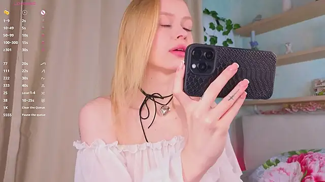 TaraSims online show from 10, 11, 2025