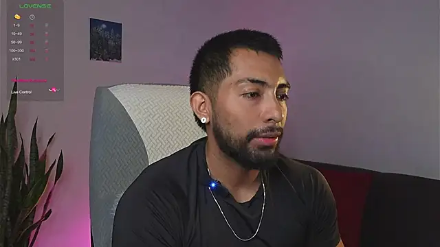 Snapshot of Couple_muscle1 chatting on 28, 5, 2026 Couple muscle1 online show from 28, 5, 2026