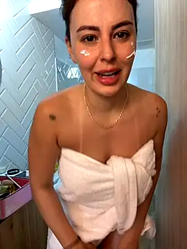 Eva Gonzalez online show from 5, 10, 2025