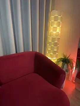 Eva Gonzalez online show from 16, 4, 2026