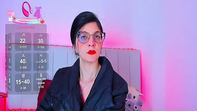 Snapshot of caro_lyne_ chatting on 12, 6, 2026 caro lyne online show from 12, 6, 2026