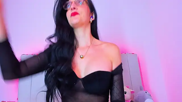 Snapshot of caro_lyne_ chatting on 1, 6, 2026 caro lyne online show from 1, 6, 2026