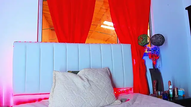 caro lyne  online show from 25, 9, 2025