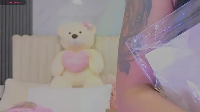 Madiee Rhea online show from 16, 6, 2026