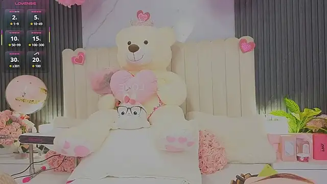 Madiee Rhea online show from 30, 4, 2026