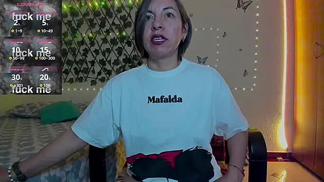 Snapshot of Lady_breaks_hearts chatting on 14, 9, 2025 Lady breaks hearts online show from 14, 9, 2025