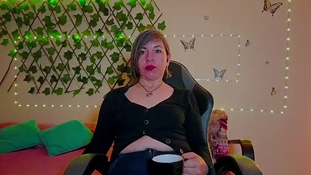 Snapshot of Lady_breaks_hearts chatting on 12, 11, 2025 Lady breaks hearts online show from 12, 11, 2025