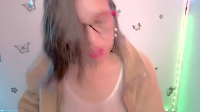 Snapshot of Lady_breaks_hearts chatting on 3, 6, 2026 Lady breaks hearts online show from 3, 6, 2026