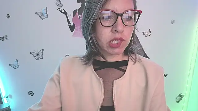 Snapshot of Lady_breaks_hearts chatting on 10, 6, 2026 Lady breaks hearts online show from 10, 6, 2026