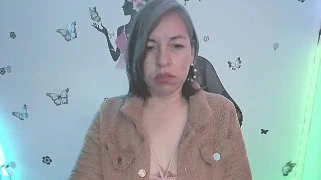 Snapshot of Lady_breaks_hearts chatting on 7, 6, 2026 Lady breaks hearts online show from 7, 6, 2026