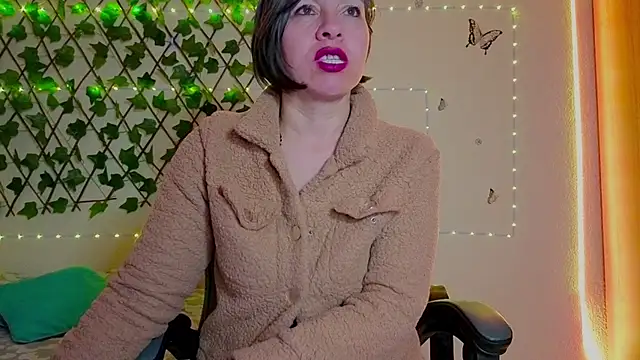 Snapshot of Lady_breaks_hearts chatting on 29, 10, 2025 Lady breaks hearts online show from 29, 10, 2025