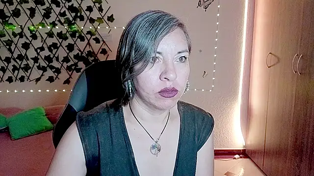 Snapshot of Lady_breaks_hearts chatting on 1, 12, 2025 Lady breaks hearts online show from 1, 12, 2025