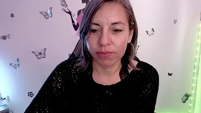 Lady breaks hearts online show from 4, 5, 2026
