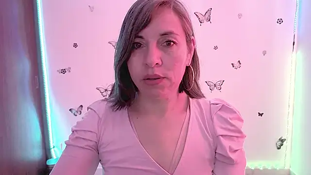 Lady breaks hearts online show from 25, 2, 2026