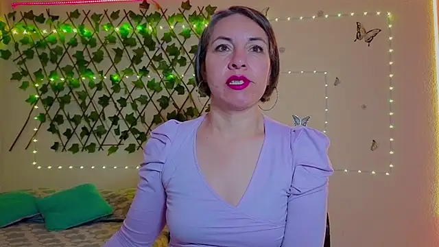 Snapshot of Lady_breaks_hearts chatting on 23, 10, 2025 Lady breaks hearts online show from 23, 10, 2025